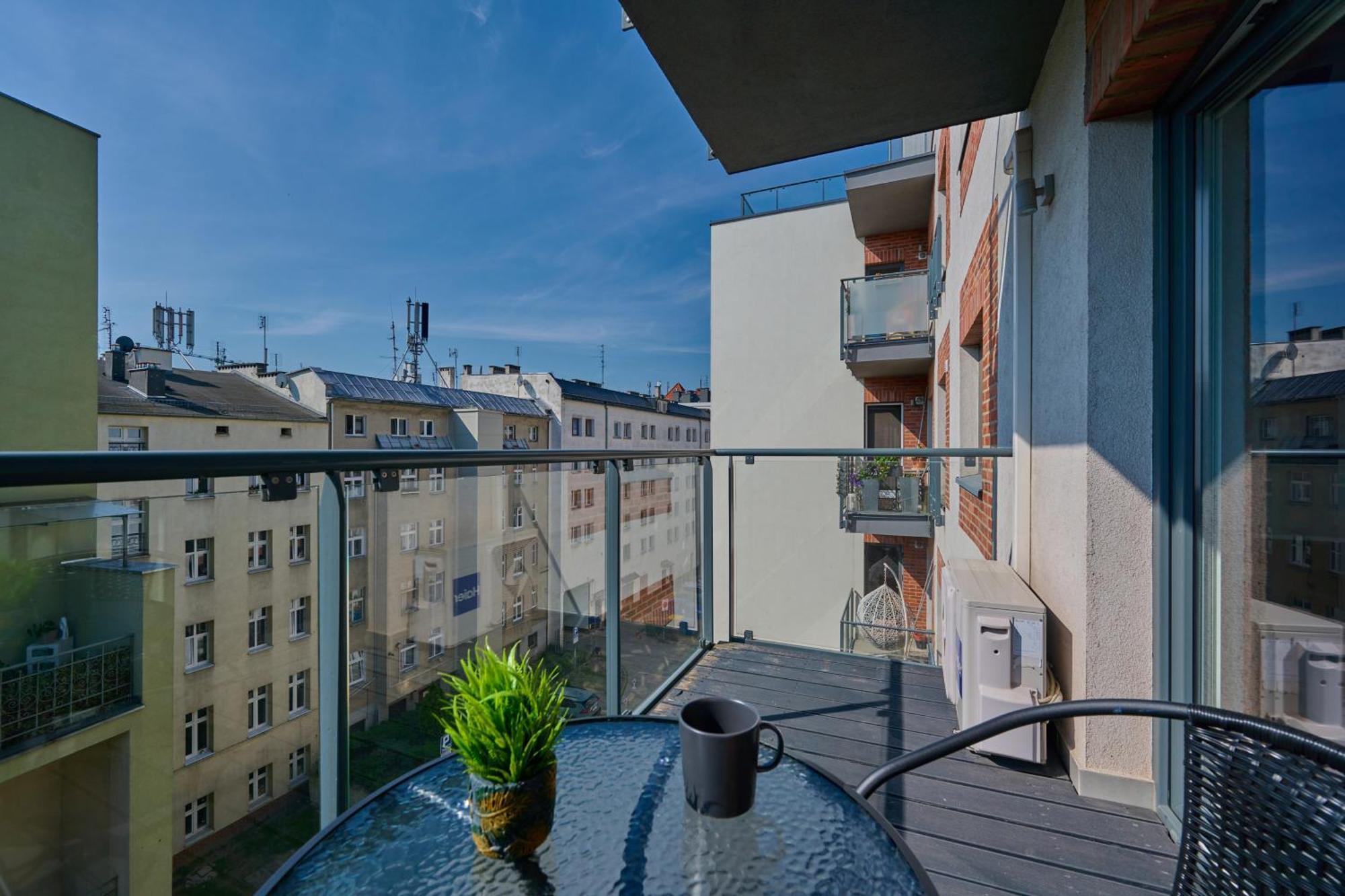Stylish Kosciuszki Apartaments Near The Market Square With Free Garage Wroclaw By Noclegi Renters Eksteriør billede