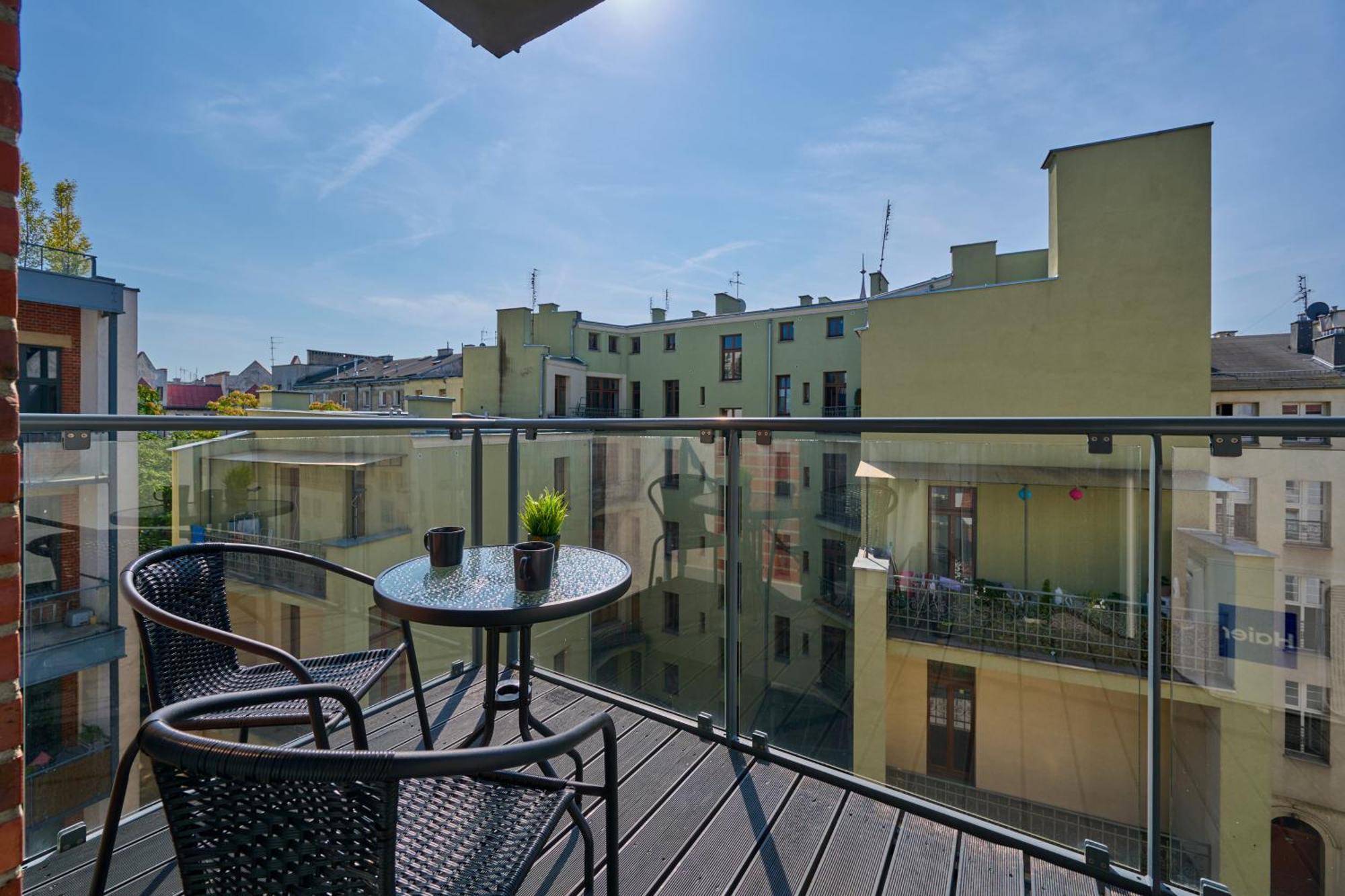 Stylish Kosciuszki Apartaments Near The Market Square With Free Garage Wroclaw By Noclegi Renters Eksteriør billede