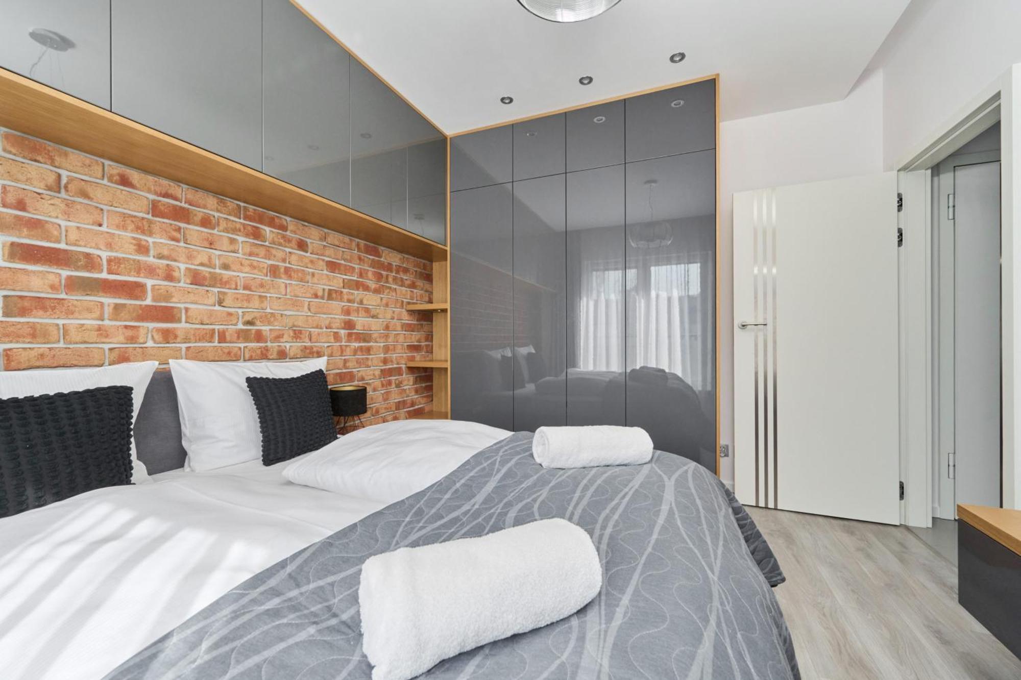 Stylish Kosciuszki Apartaments Near The Market Square With Free Garage Wroclaw By Noclegi Renters Eksteriør billede